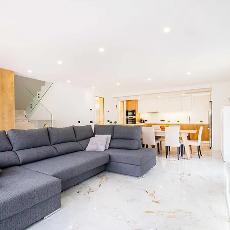 La Colline I Private Pool Oasis Near Old Town