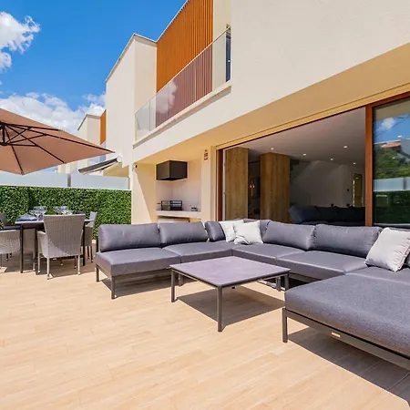 La Colline I Private Pool Oasis Near Old Town Villa