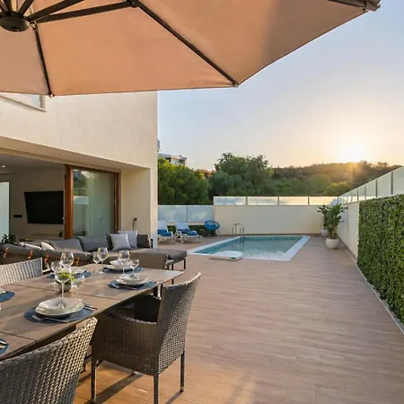 Maricolline I Private Pool Oasis Near Old Town * Albufeira